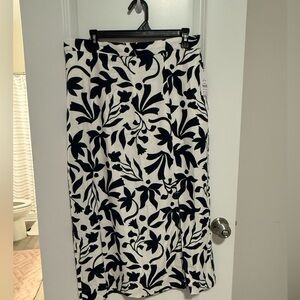 Time and Tru Black and White Floral Midi Skirt
